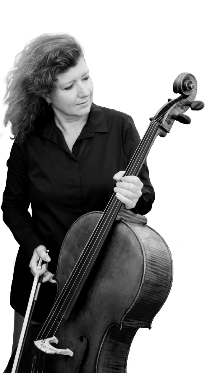 black and white portrait of the cellist Bianca Breitfeld